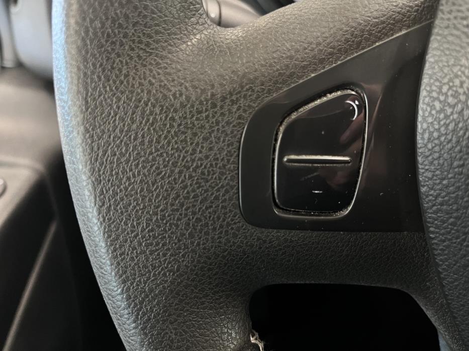 Nissan NV300 2021