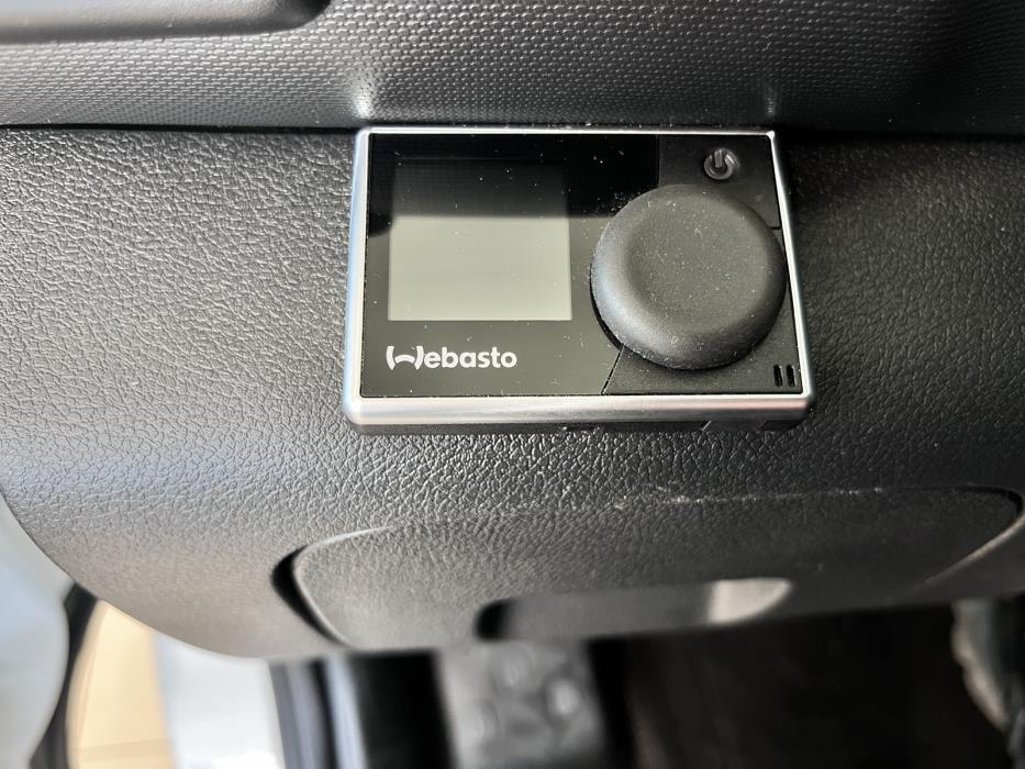 Nissan NV300 2021