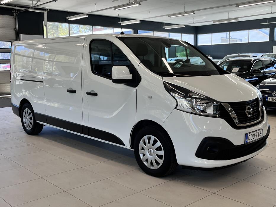 Nissan NV300 2021