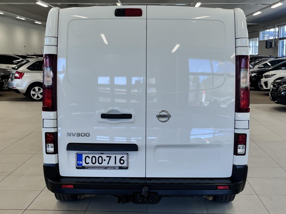 Nissan NV300 2021