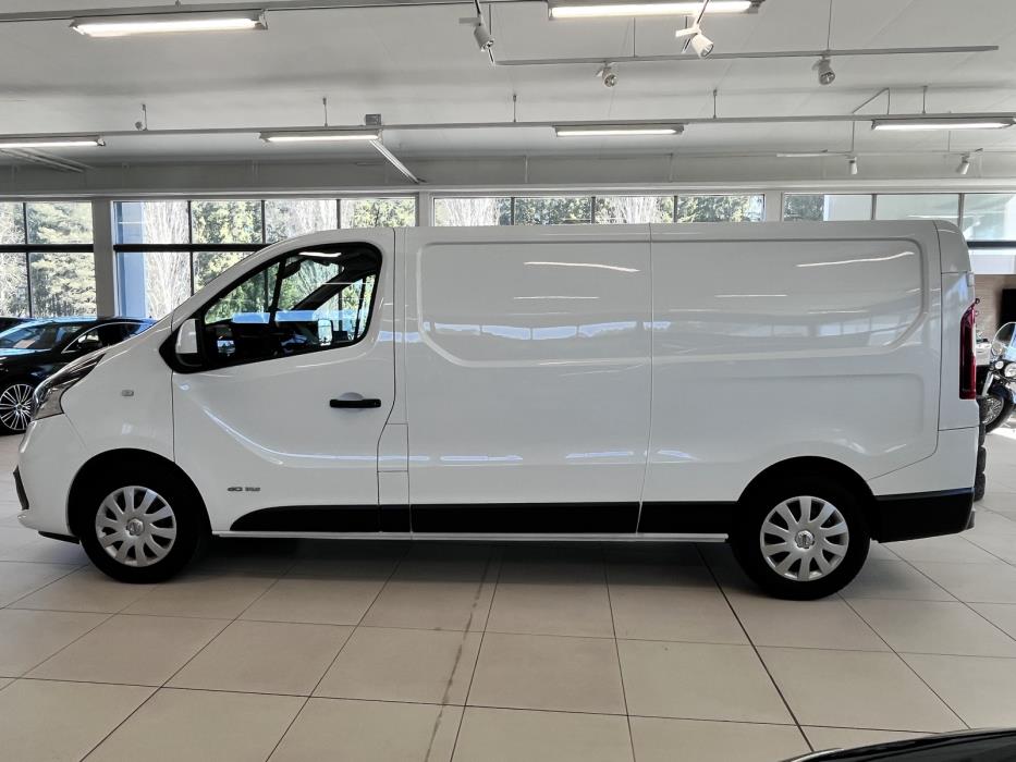 Nissan NV300 2021