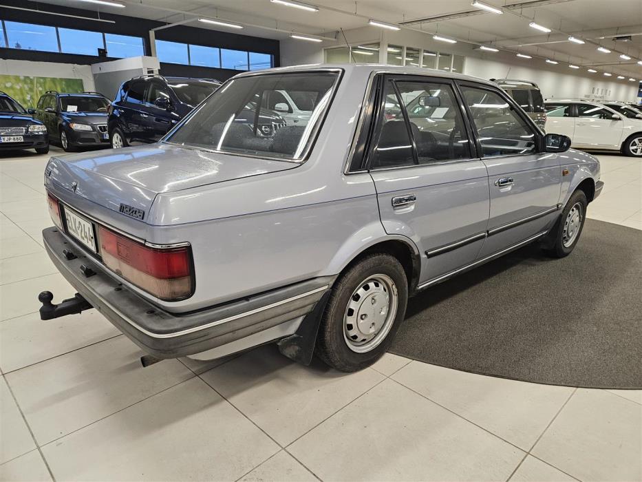 Mazda 323 1989