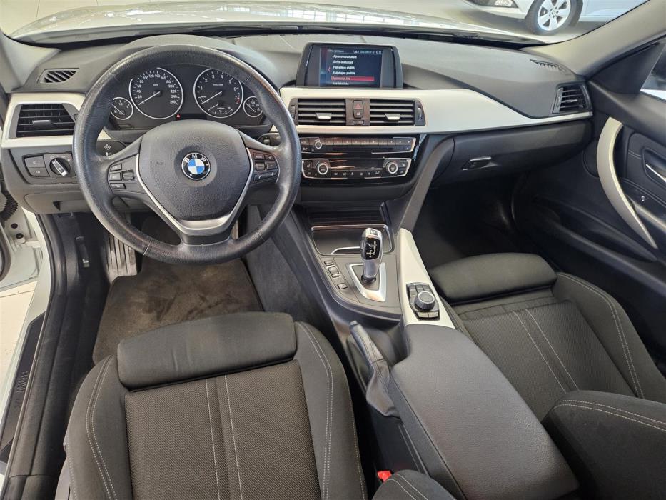 BMW 318 2018