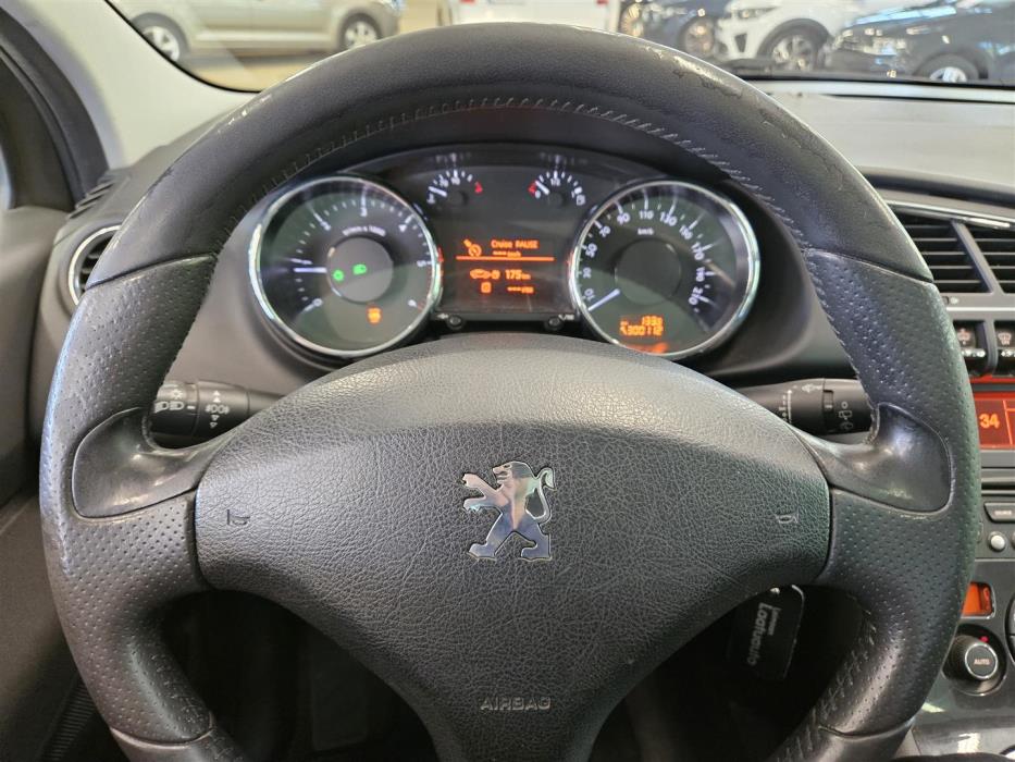 Peugeot 3008 2011
