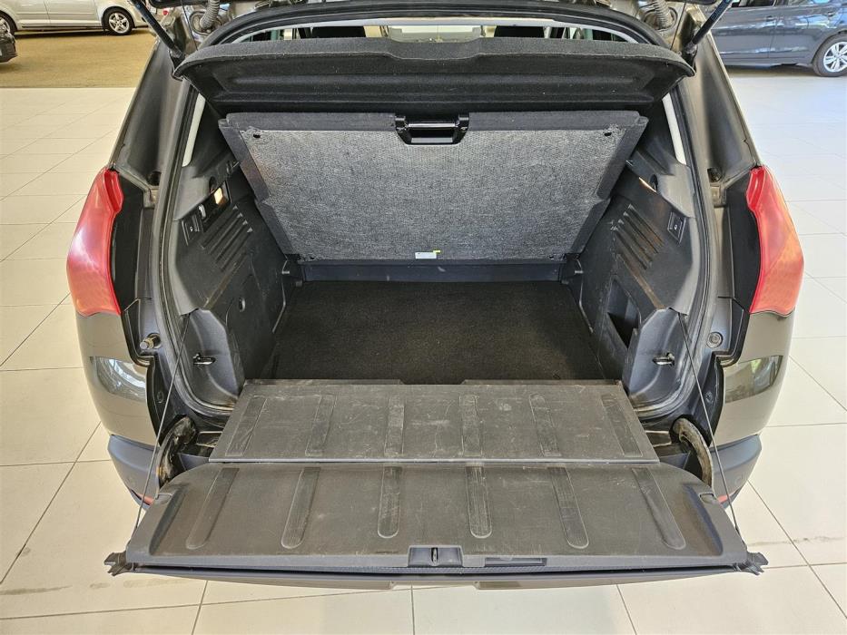 Peugeot 3008 2011