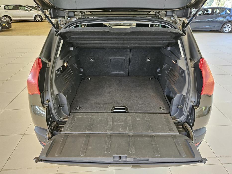 Peugeot 3008 2011