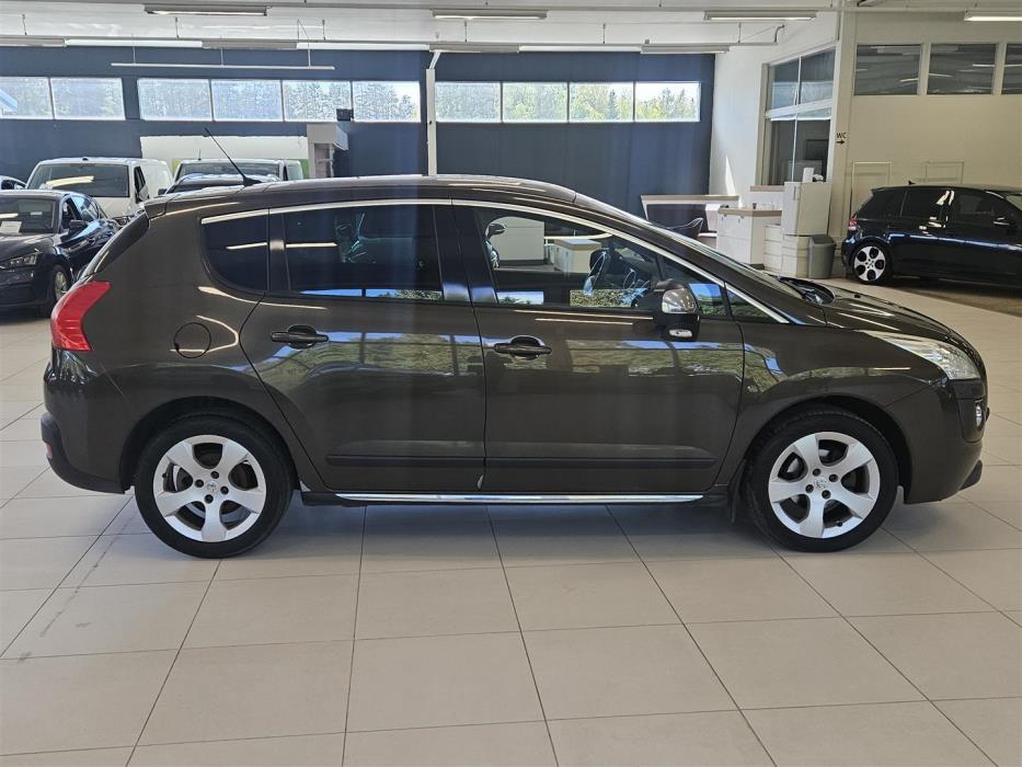 Peugeot 3008 2011