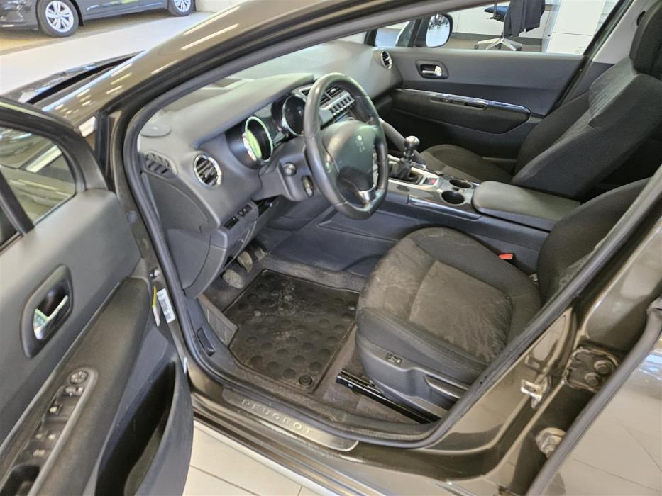 Peugeot 3008 2011