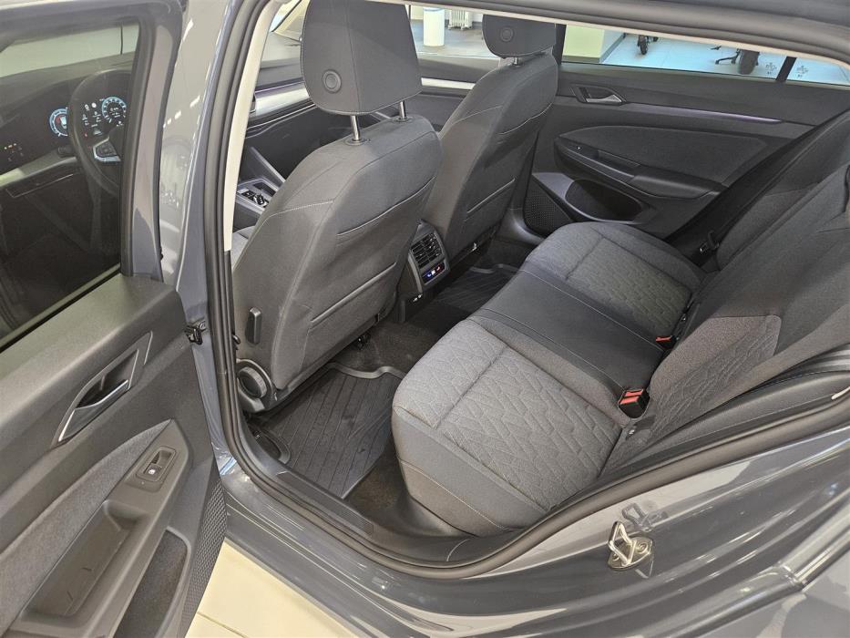 Volkswagen Golf 2024