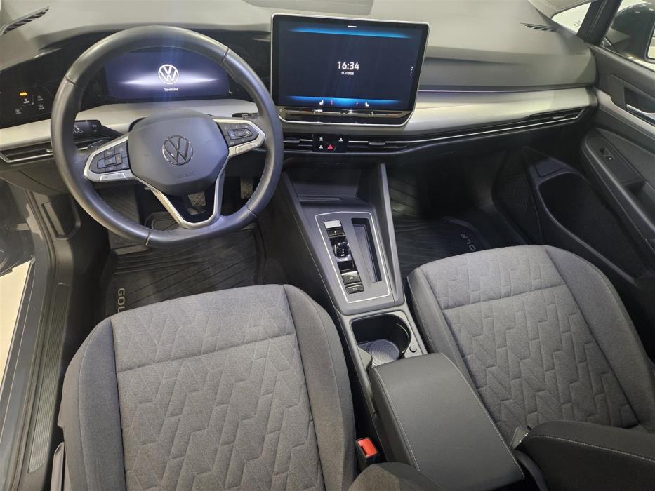 Volkswagen Golf 2024