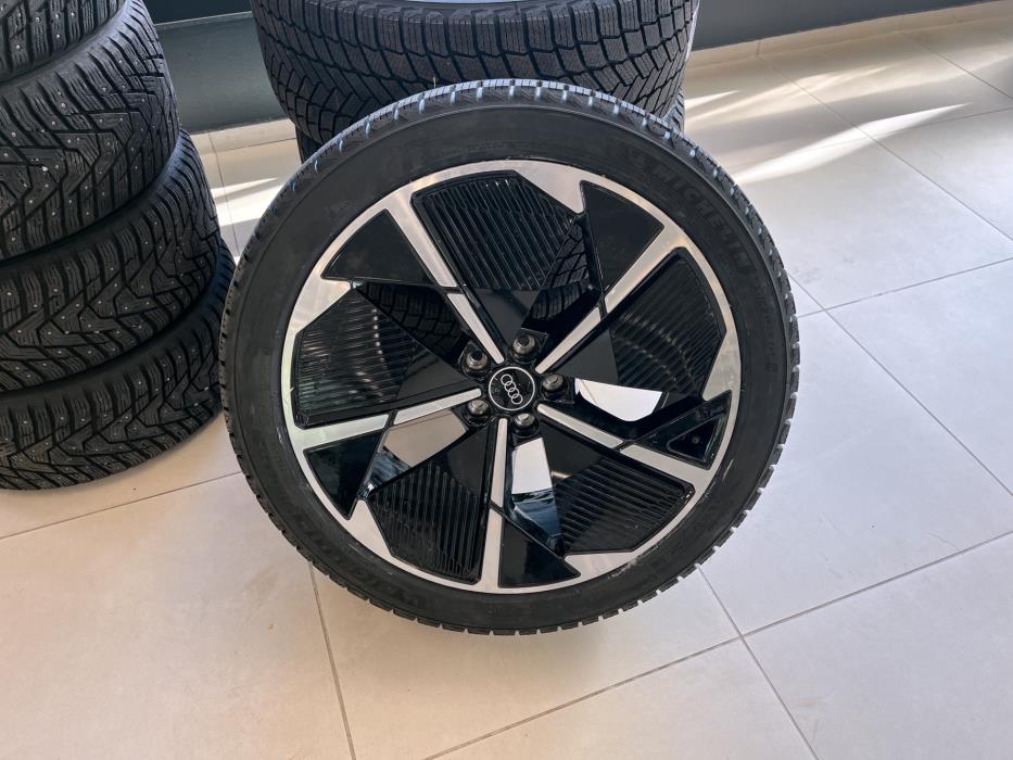 Audi Q4 e-tron 2025