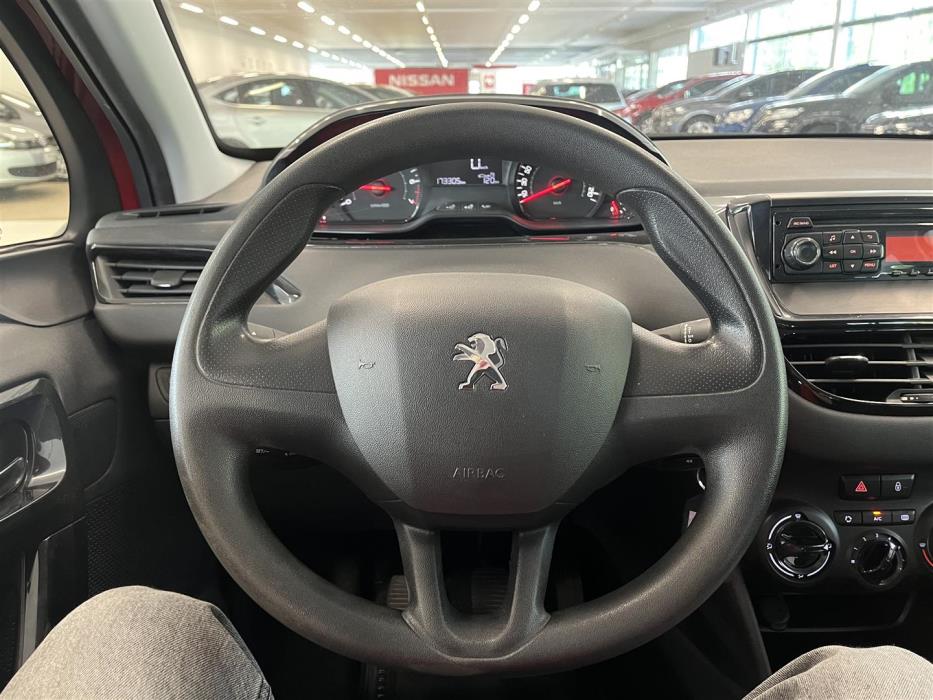 Peugeot 208 2015