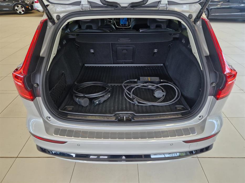 Volvo V60 2025