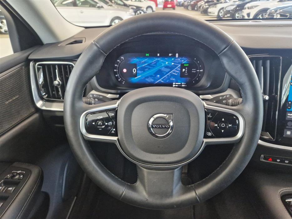 Volvo V60 2025