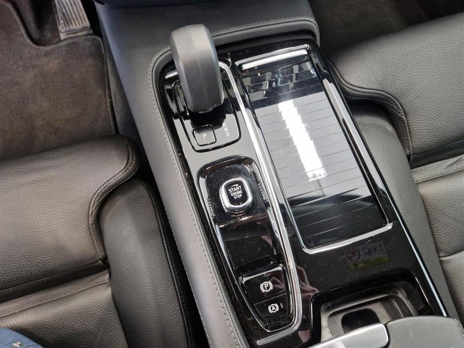 Volvo V60 2025