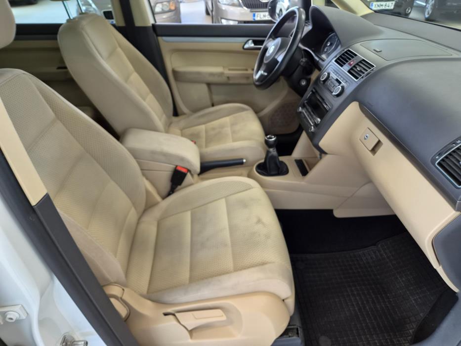 Volkswagen Touran 2012