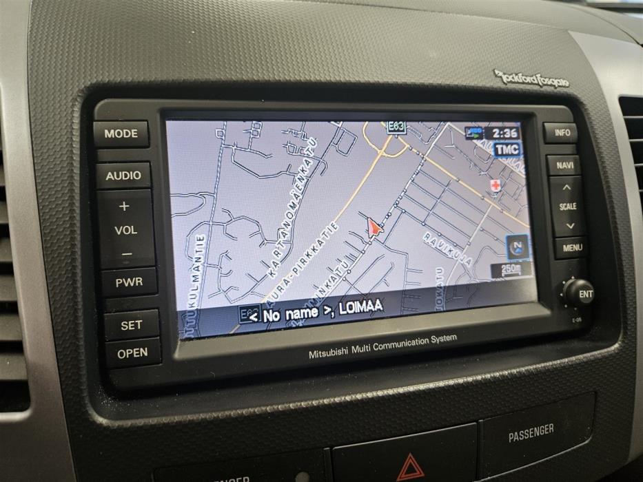 Mitsubishi Outlander 2012