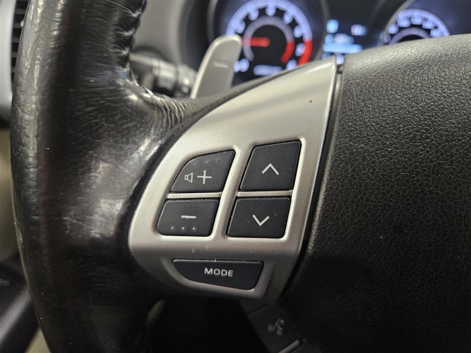 Mitsubishi Outlander 2012