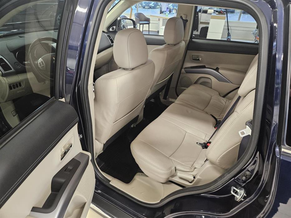 Mitsubishi Outlander 2012