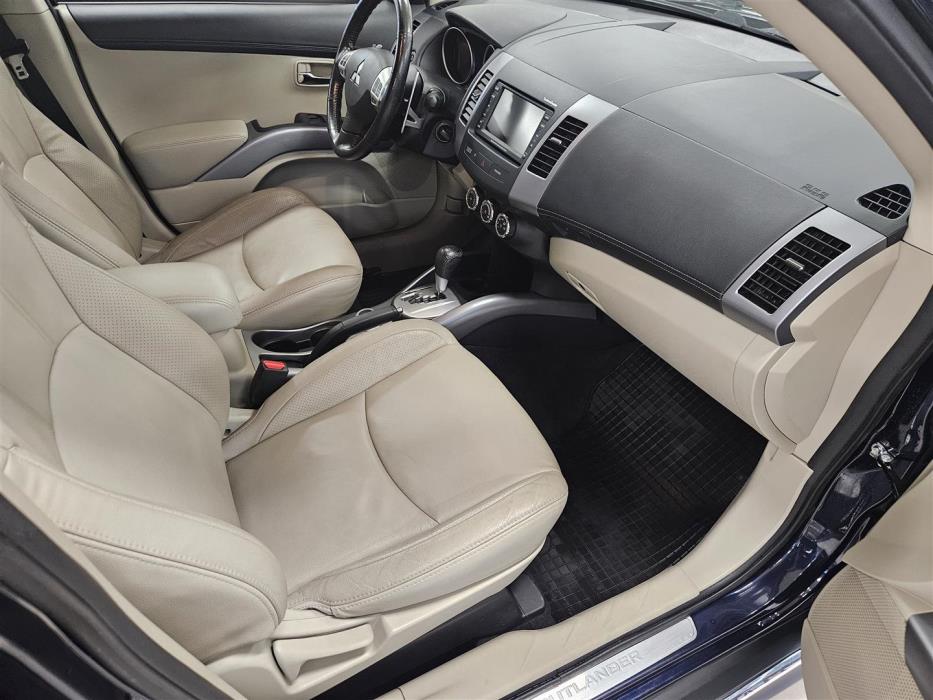 Mitsubishi Outlander 2012