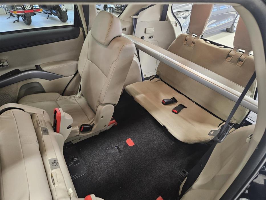 Mitsubishi Outlander 2012