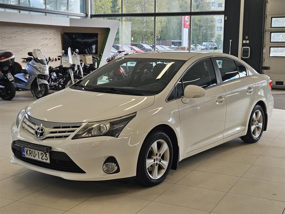 Toyota Avensis 2013