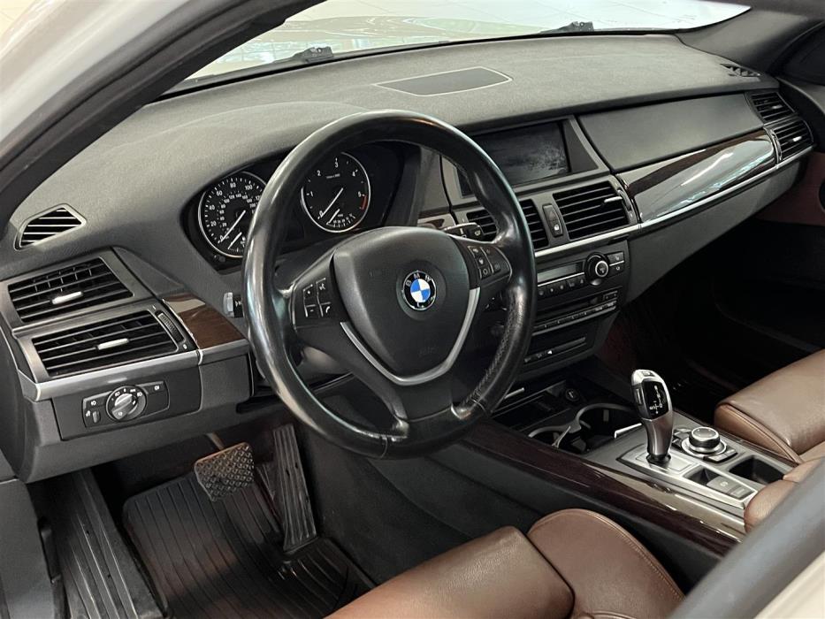 BMW X5 2011