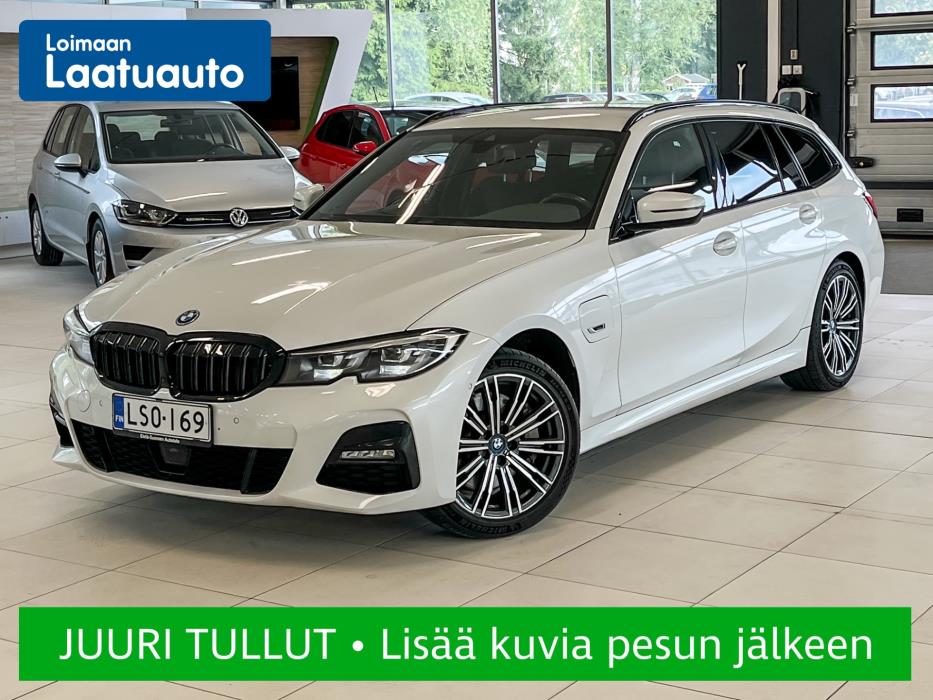 BMW 330 2021