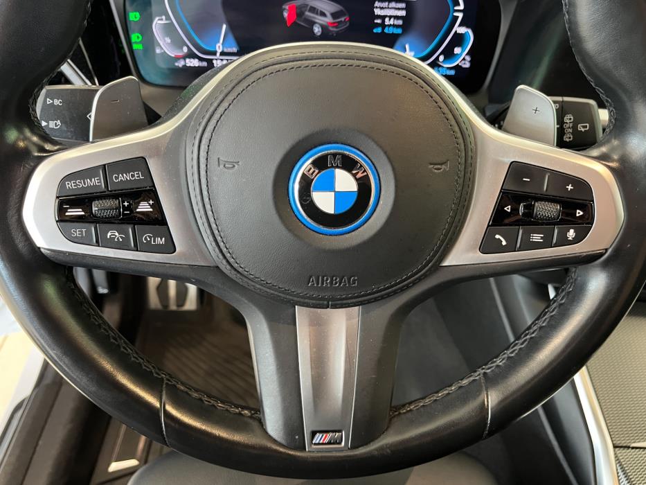 BMW 330 2021