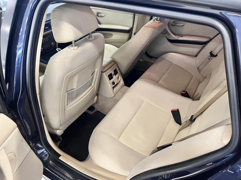 BMW 318 2009