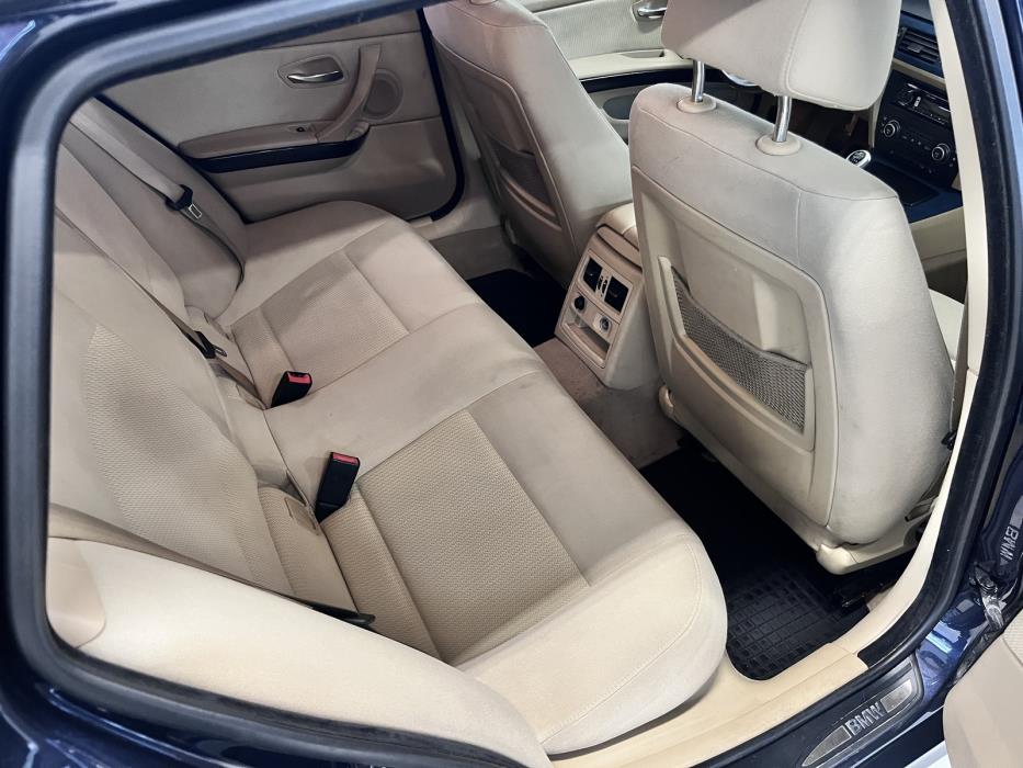 BMW 318 2009