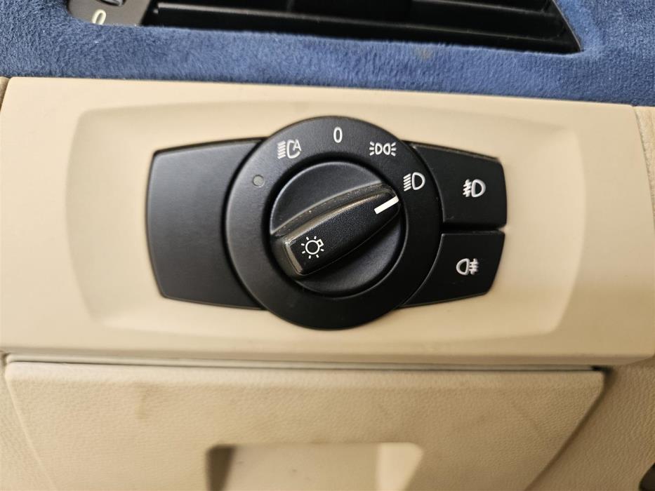 BMW 318 2009