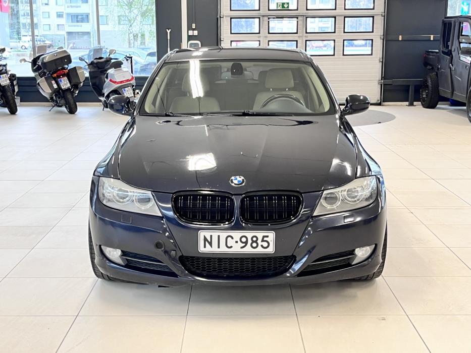 BMW 318 2009