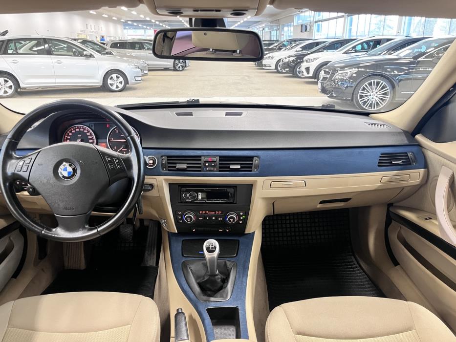 BMW 318 2009