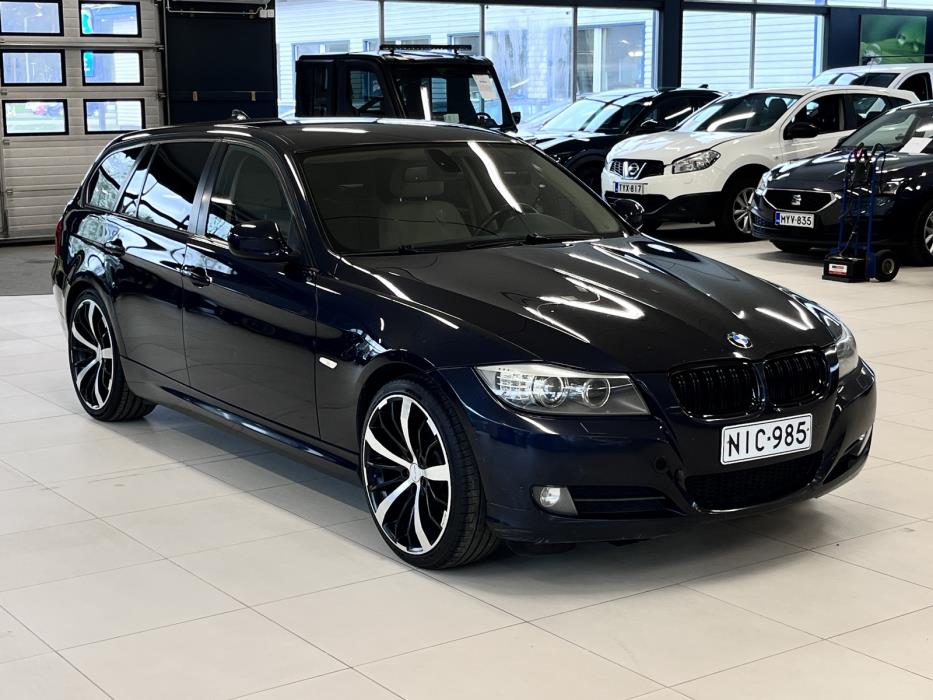 BMW 318 2009
