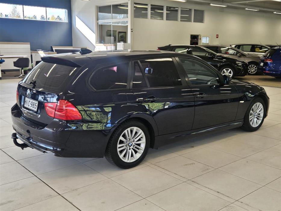 BMW 318 2009