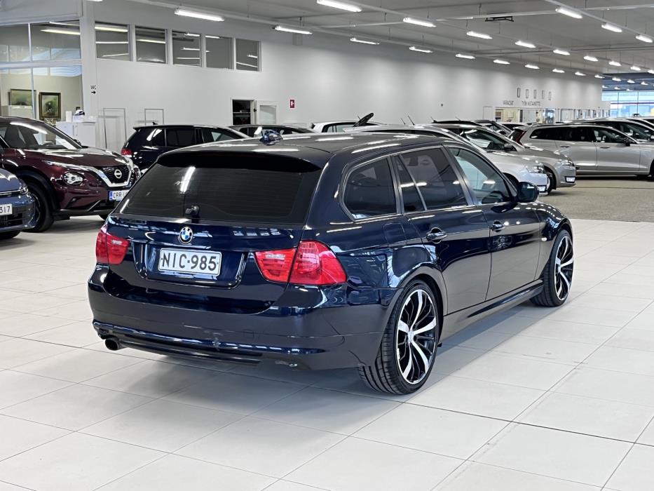 BMW 318 2009