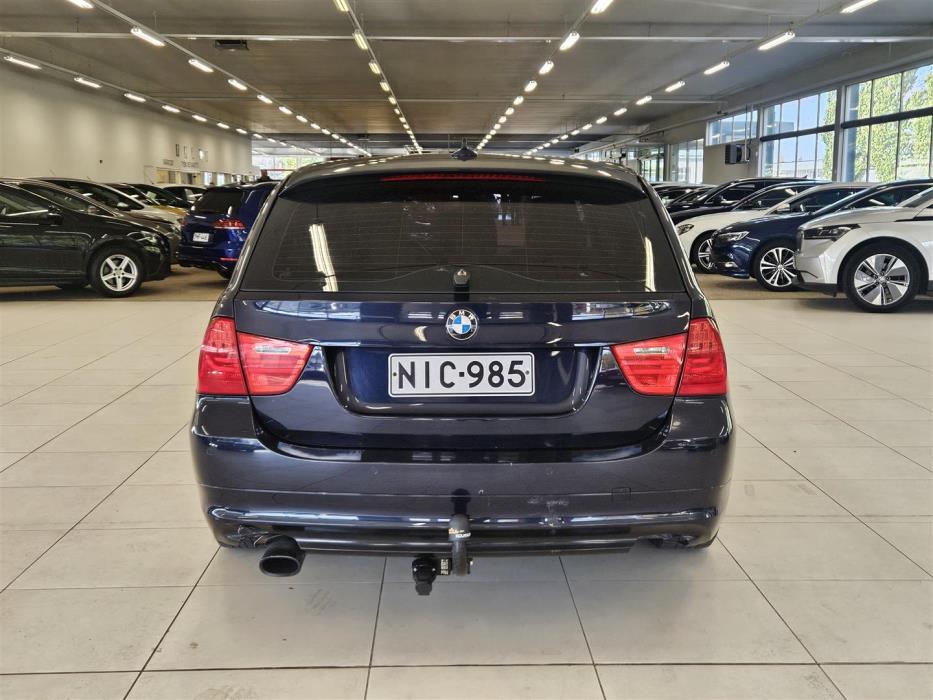 BMW 318 2009
