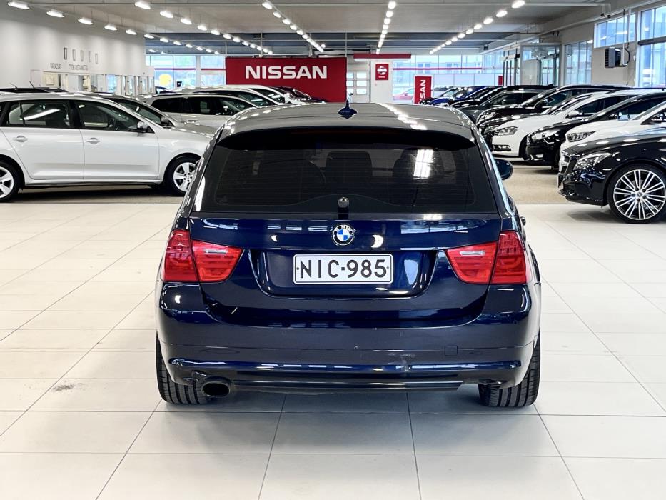 BMW 318 2009