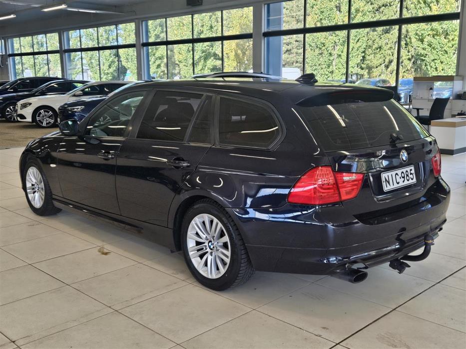 BMW 318 2009
