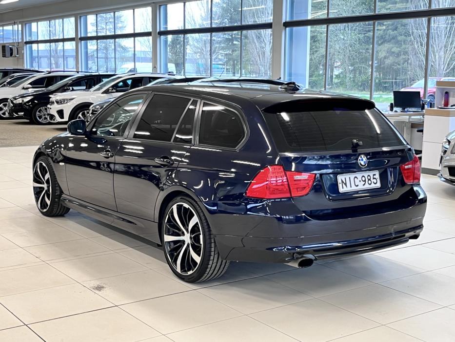 BMW 318 2009