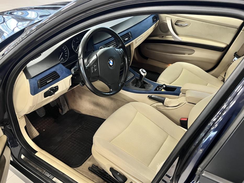 BMW 318 2009
