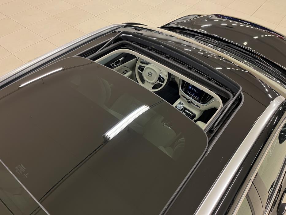 Volvo V60 2022