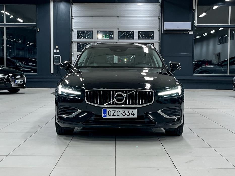 Volvo V60 2022