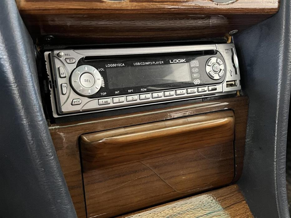 Mercedes-Benz 200 1985