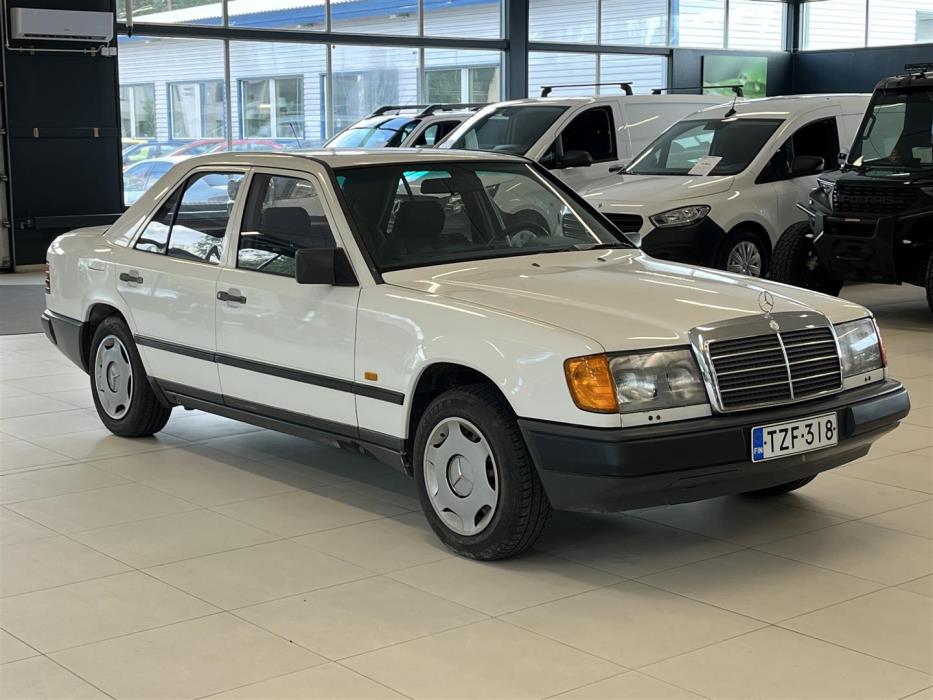 Mercedes-Benz 200 1985