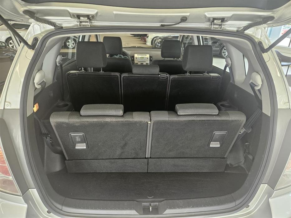 Toyota Corolla Verso 2005