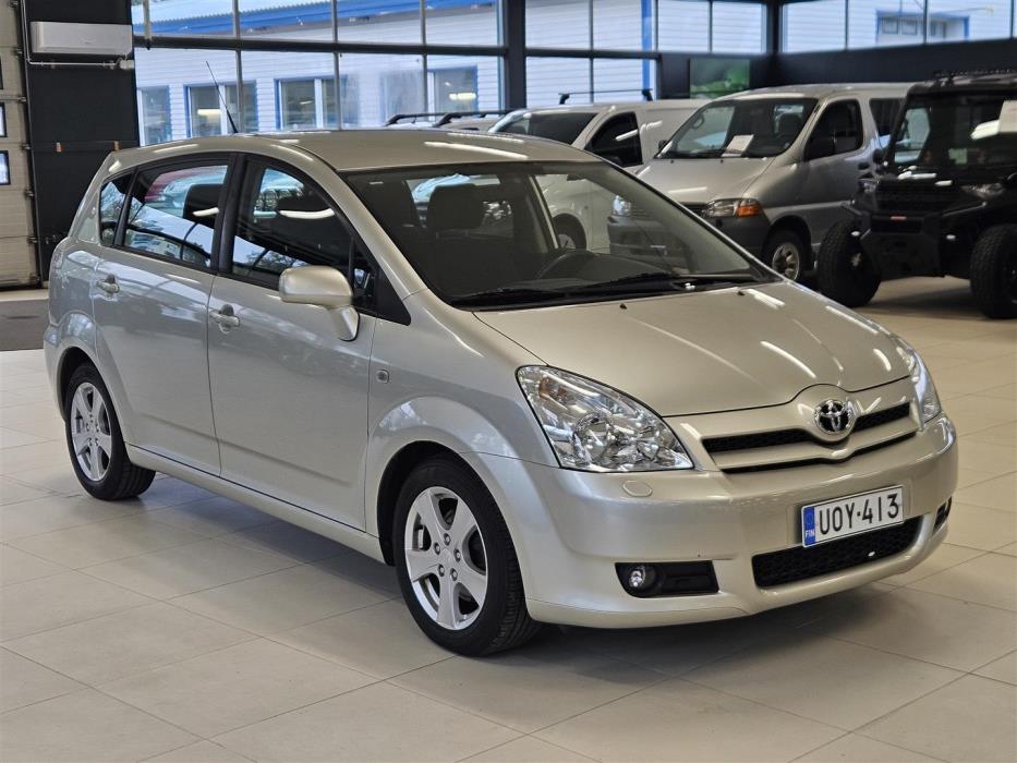 Toyota Corolla Verso 2005