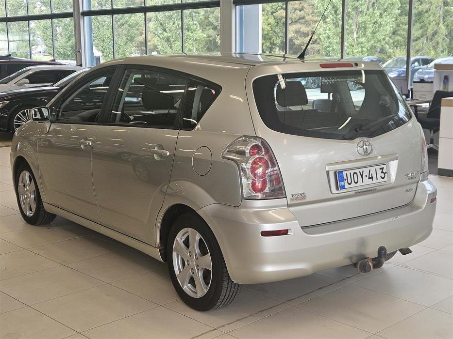 Toyota Corolla Verso 2005