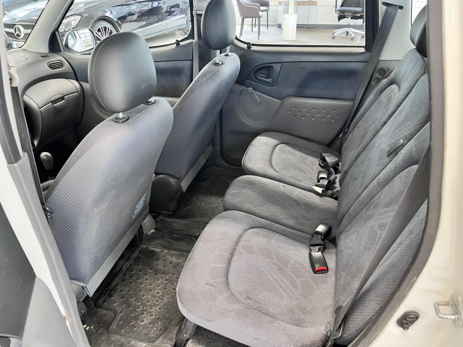 Toyota Yaris Verso 2002